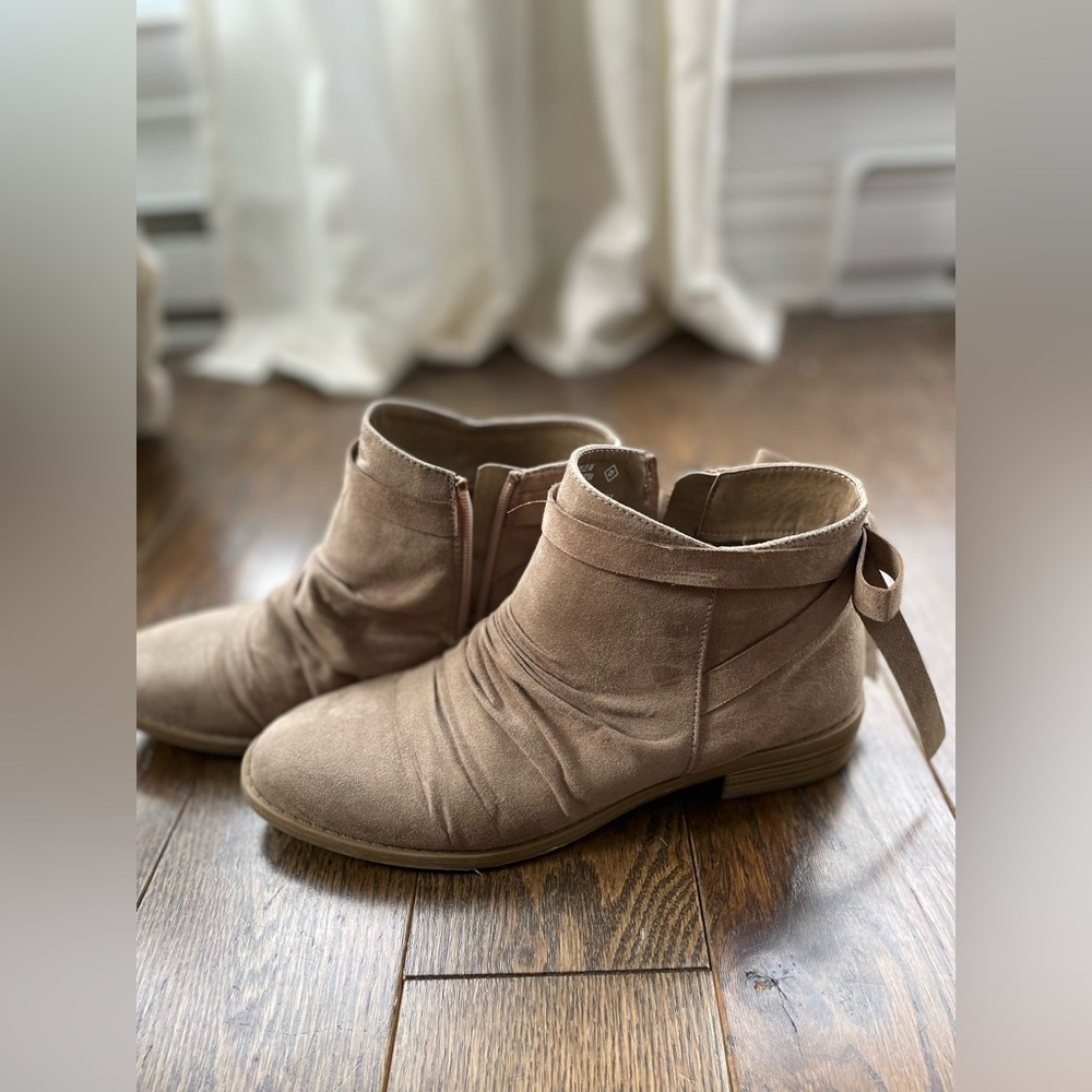 Boots Size 8
